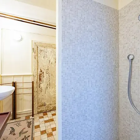 Central And Cosy Pied-a-terre W/ Free Parking