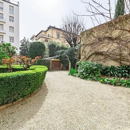 Central And Cosy Pied-a-terre W/ Free Parking Apartment *