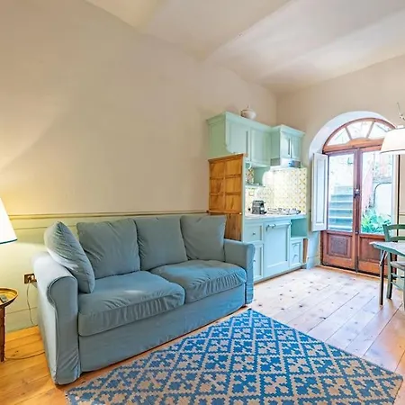 Central And Cosy Pied-a-terre W/ Free Parking Apartment *