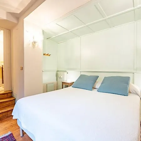 Central And Cosy Pied-a-terre W/ Free Parking Apartment