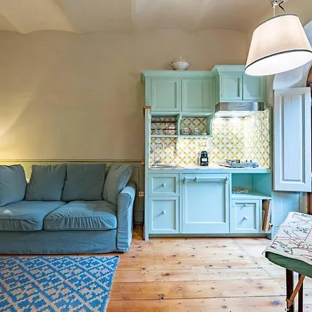 Apartment Central And Cosy Pied-a-terre W/ Free Parking